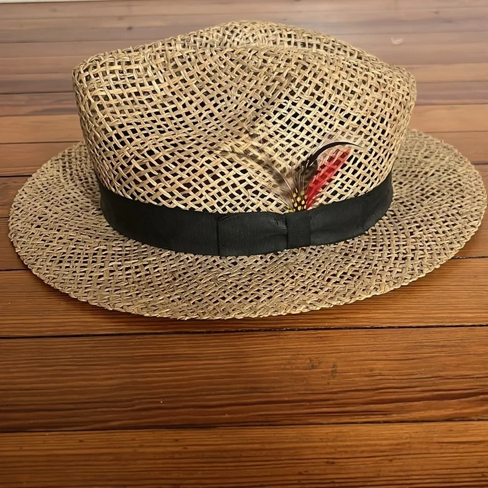 Vintage Capas Headwear stylish Straw Fedora with Black Band and Feathers - Sz. M